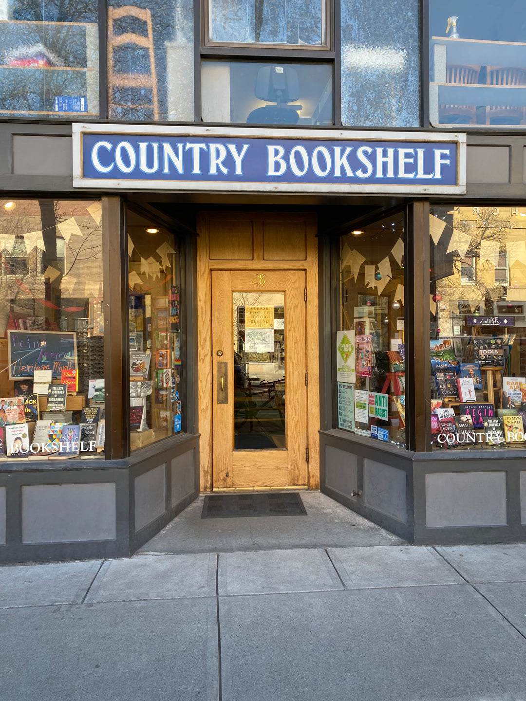 Country Bookshelf - Heyday