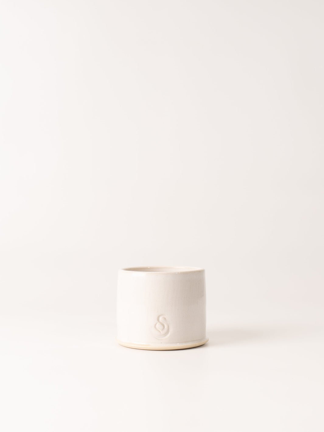 White Tobacco Bay Leaf Pottery Candle - Heyday