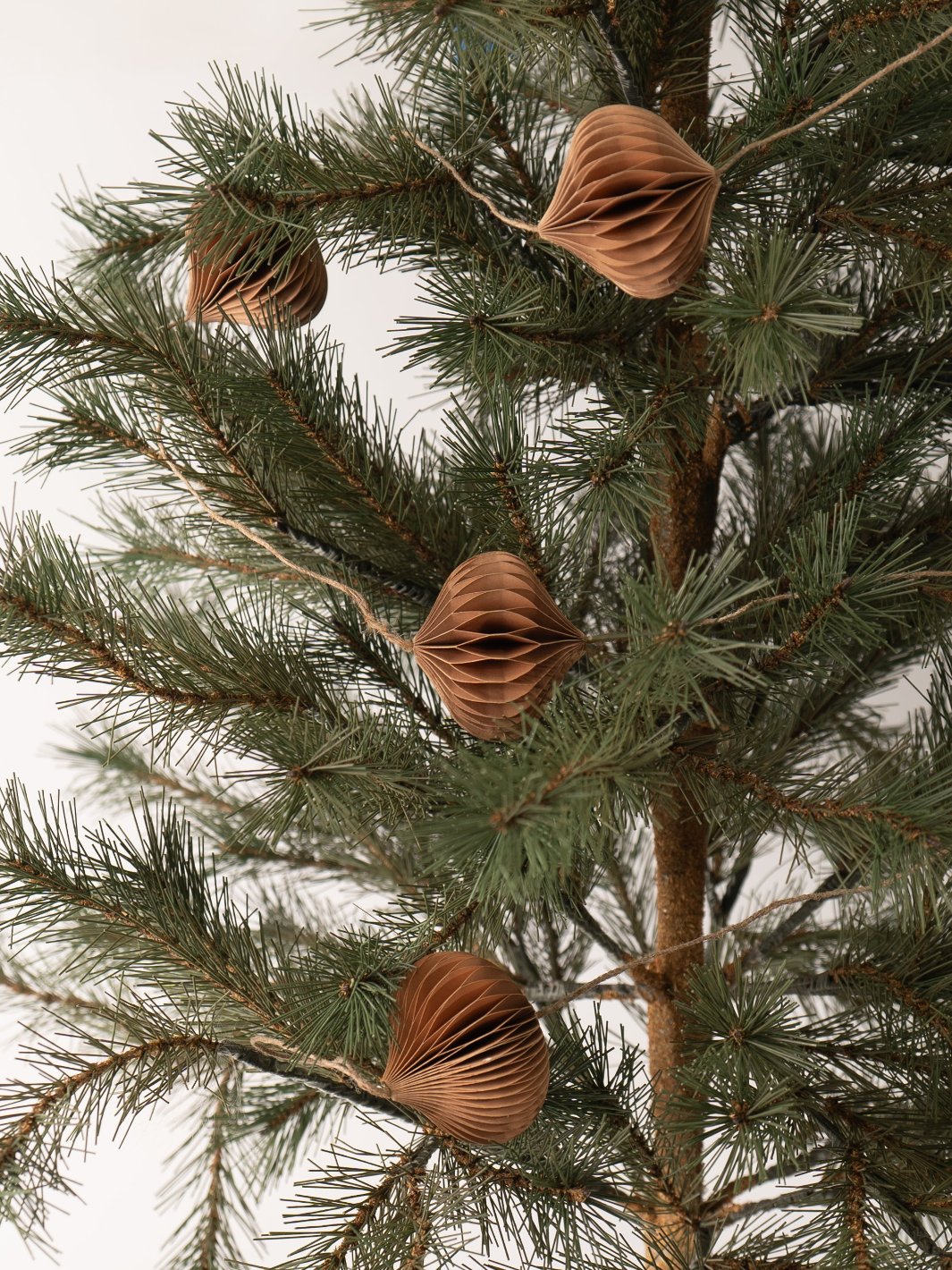 Brown Honeycomb Finial Garland