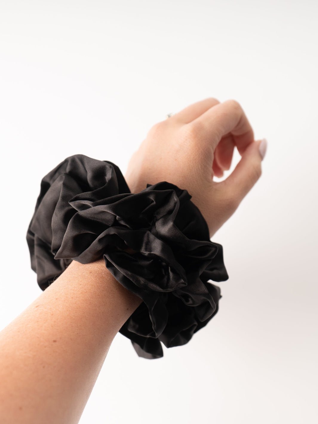 Black Ruffle Scrunchie - Heyday