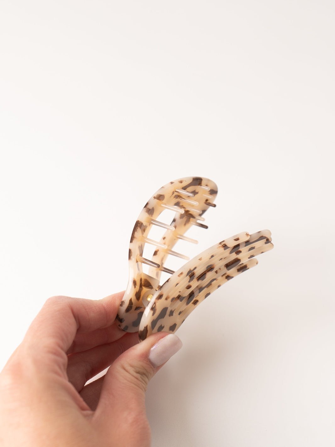 Blonde Tortoise Small Flat Round Hair Clip - Heyday