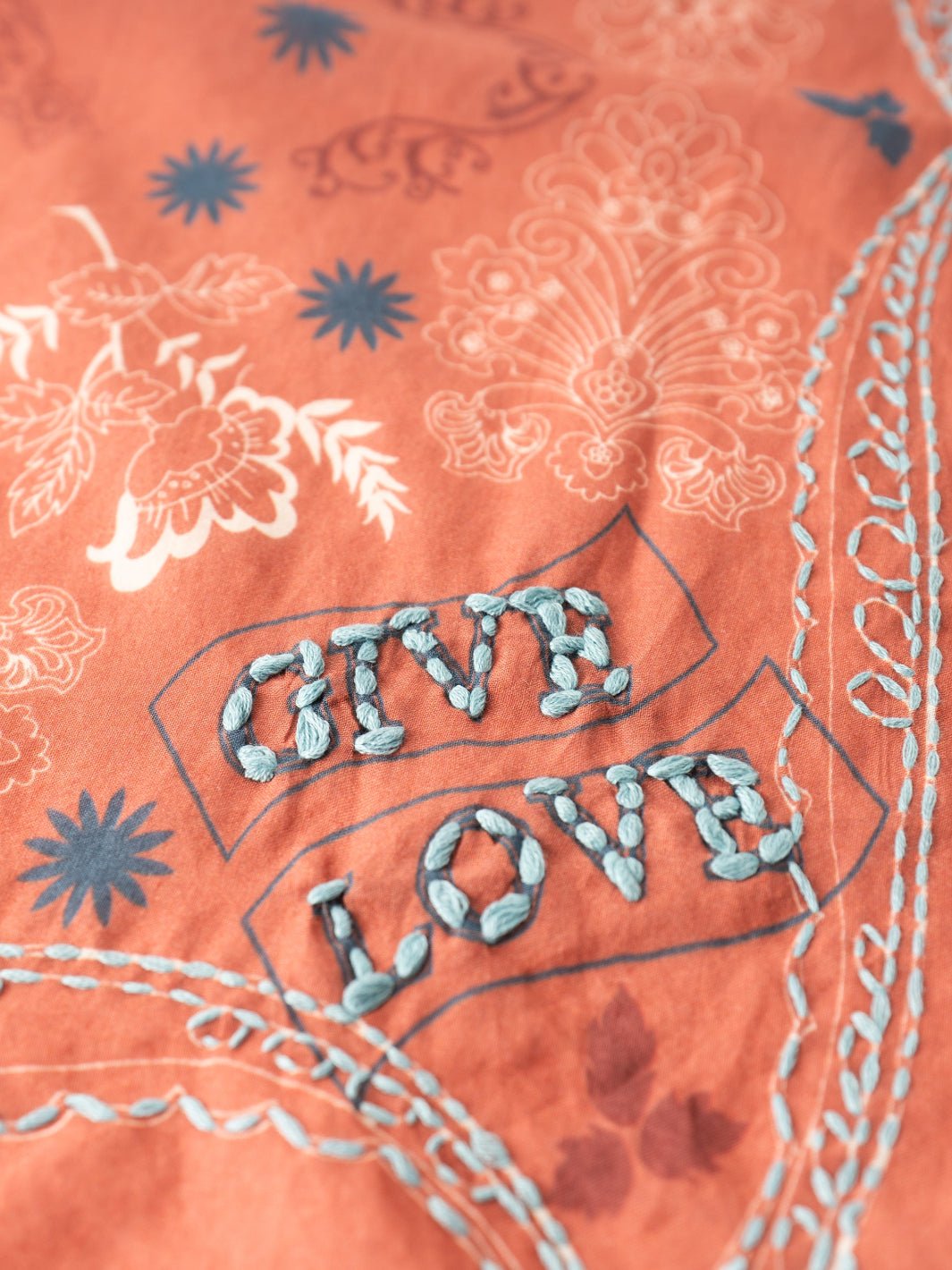 Give Love Bandana - Heyday