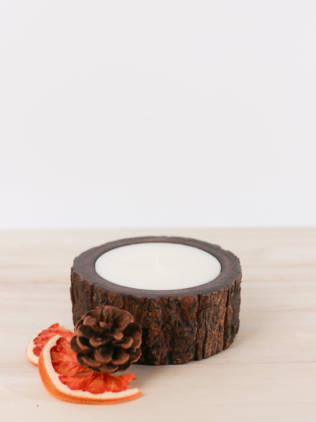 Grapefruit Pine Tree Bark Candle - Heyday