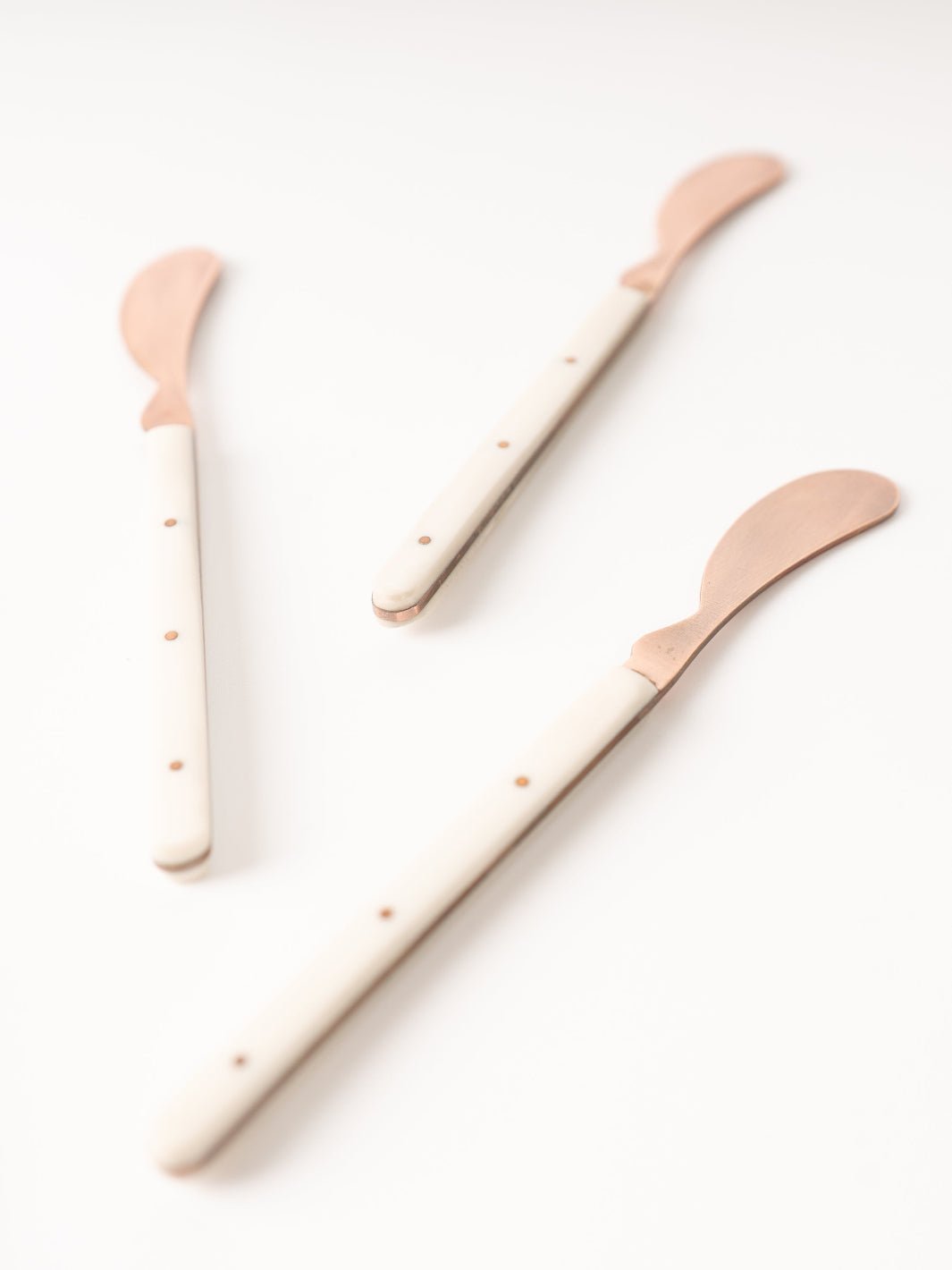 Ivory Resin Spreader Set - Heyday