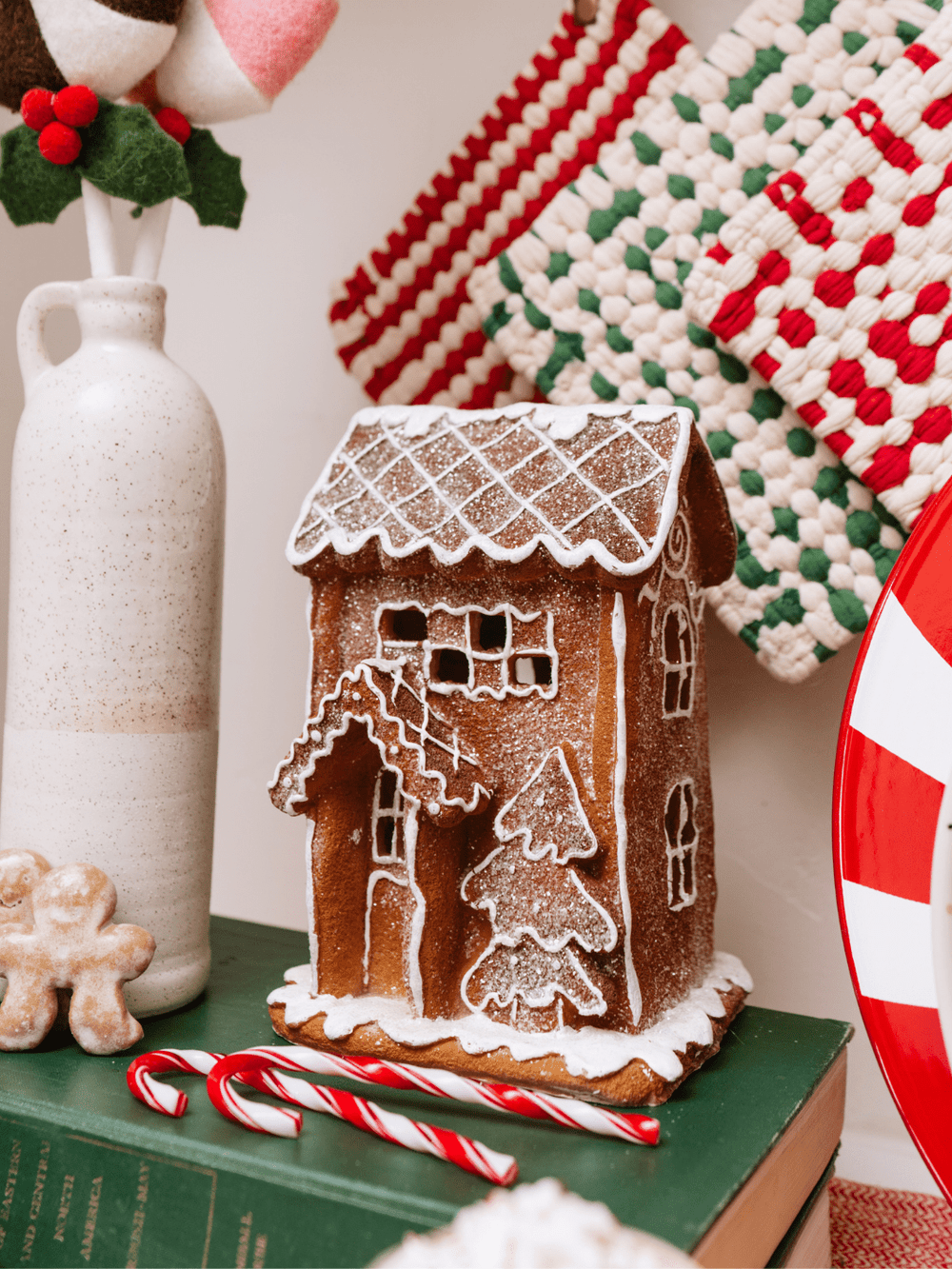 Large Gingerbread House - Heyday