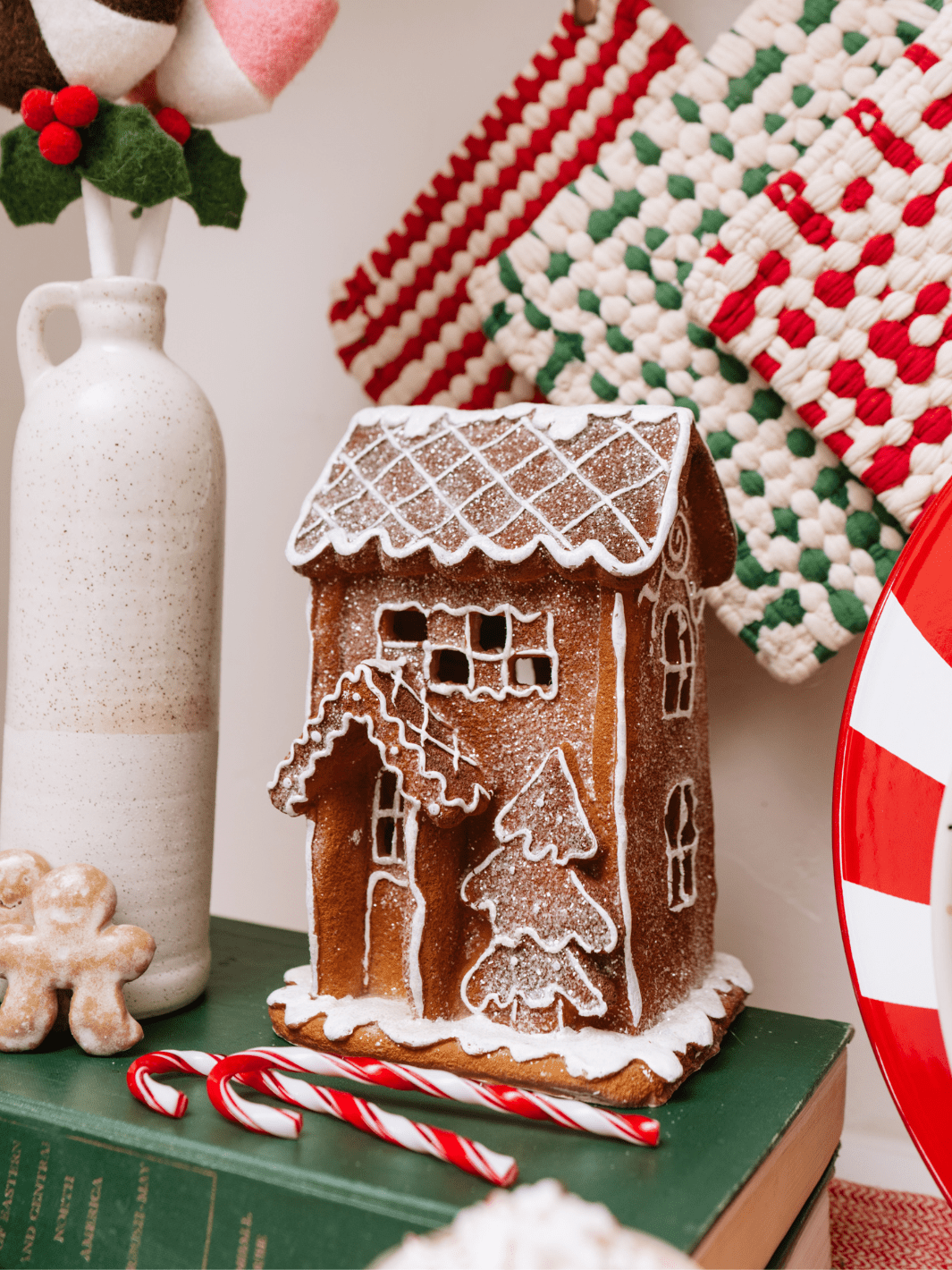 Large Gingerbread House - Heyday