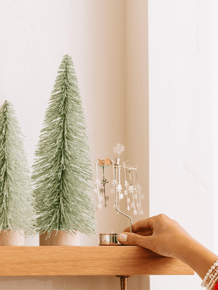 Silver Snowflakes Rotary Candleholder - Heyday