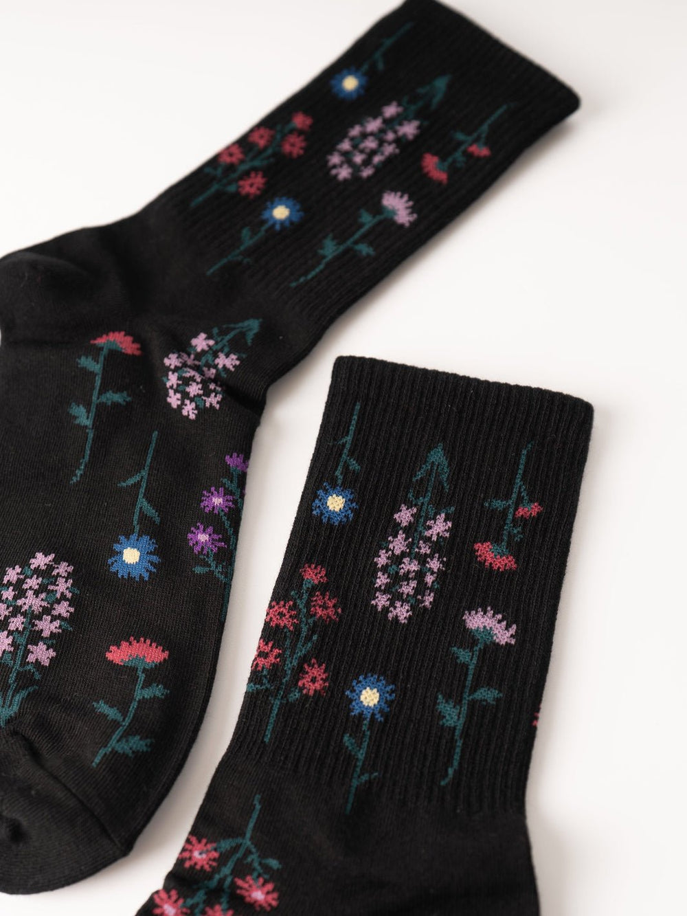Women's Black Botanical Garden Socks - Heyday