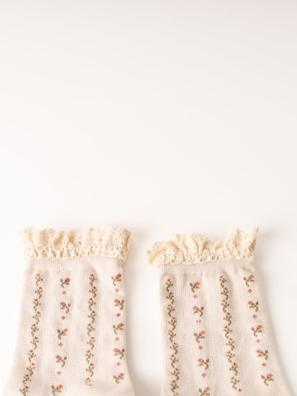 Women's Cream Floral Print Crochet Trim Socks - Heyday