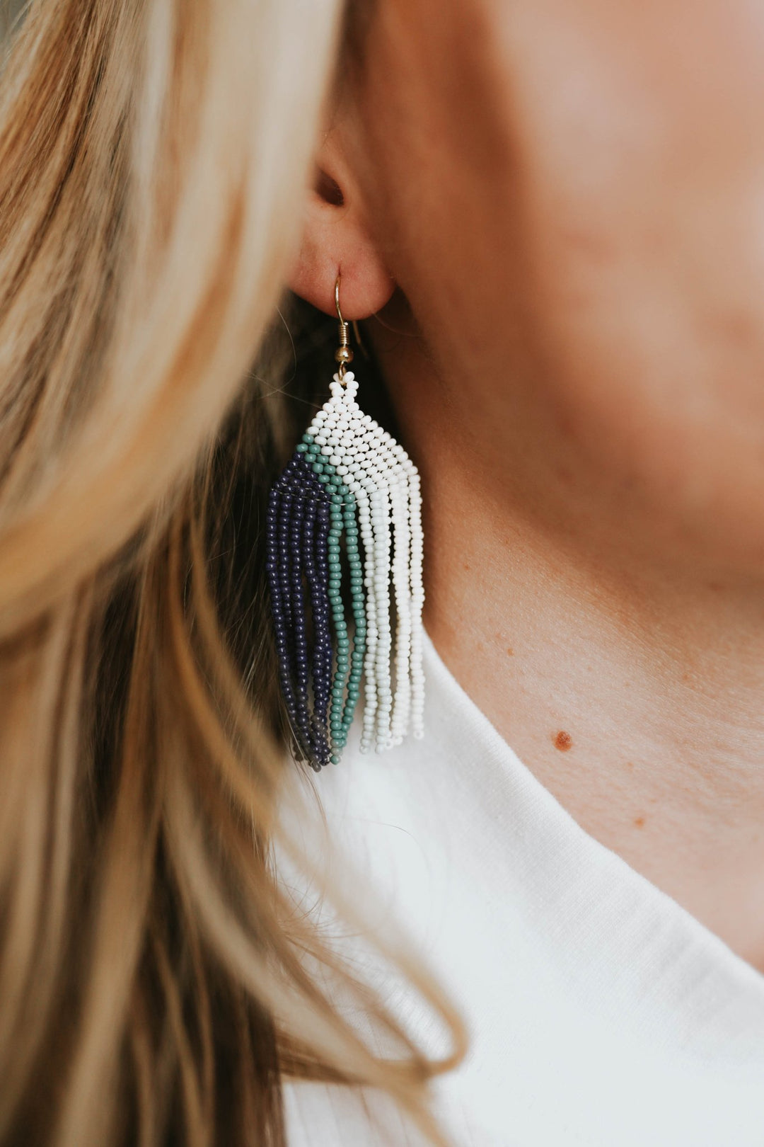 Commonform Quill Hoop Earrings - Heyday Bozeman Mostly White / Long >2.5